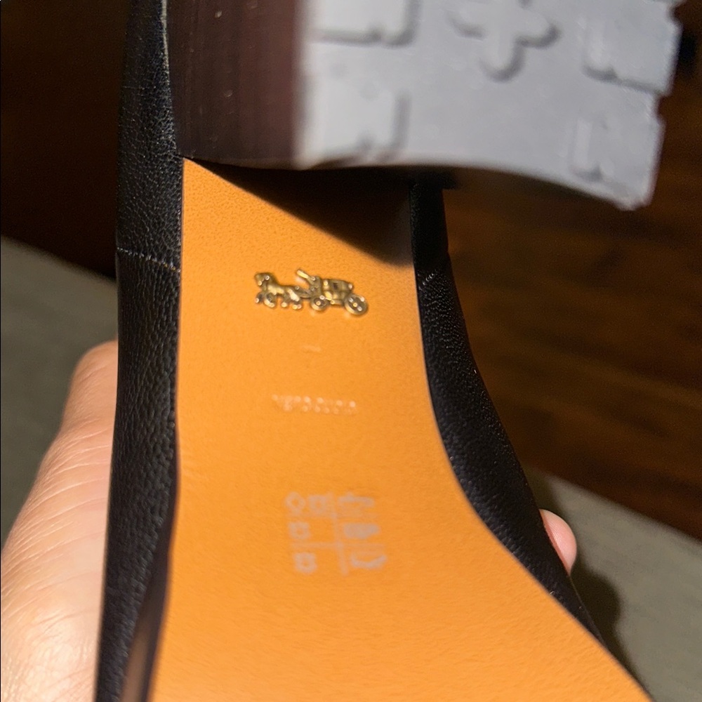 New in box - COACH Chelsea Platform Chunky boot - Picture 6 of 8